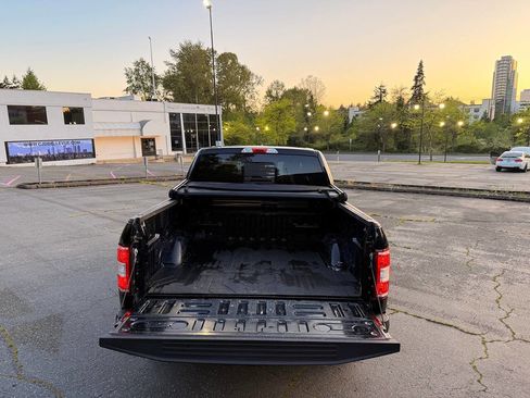 Used 2018 Ford F150 XLT w/ Equipment Group 302A Luxury AWD/4WD image 18