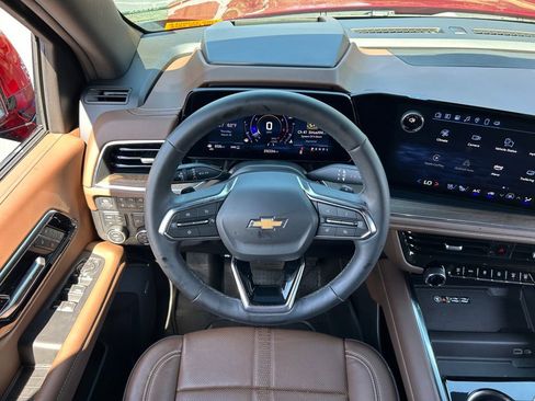 Certified 2025 Chevrolet Suburban High Country image 31