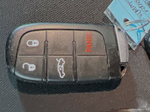 Used 2019 Dodge Challenger SXT image 36