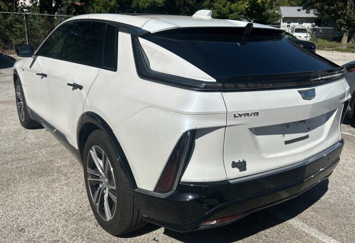 Used 2024 Cadillac Lyriq Luxury AWD/4WD image 4