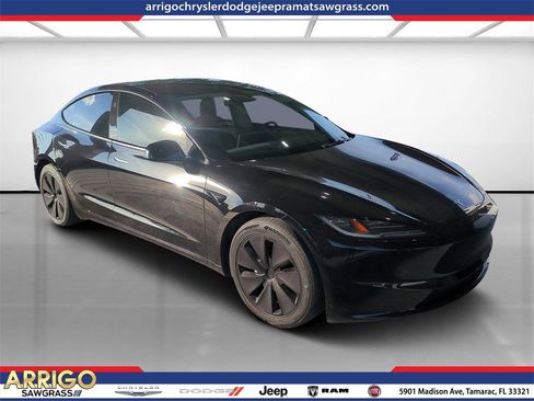 Used 2024 Tesla Model 3 Standard Range image 1