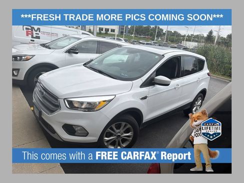 Used 2017 Ford Escape SE FWD image 1