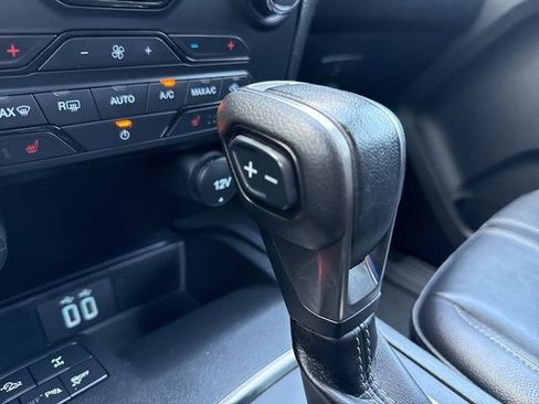 Used 2022 Ford Ranger Lariat w/ Equipment Group 501A High image 37