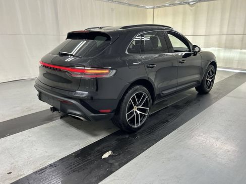 Certified 2023 Porsche Macan AWD/4WD image 3