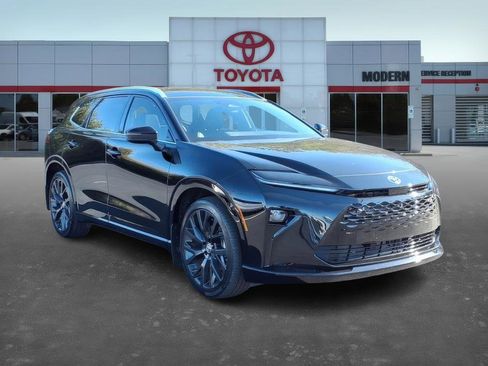 Used 2025 Toyota Crown Signia image 7