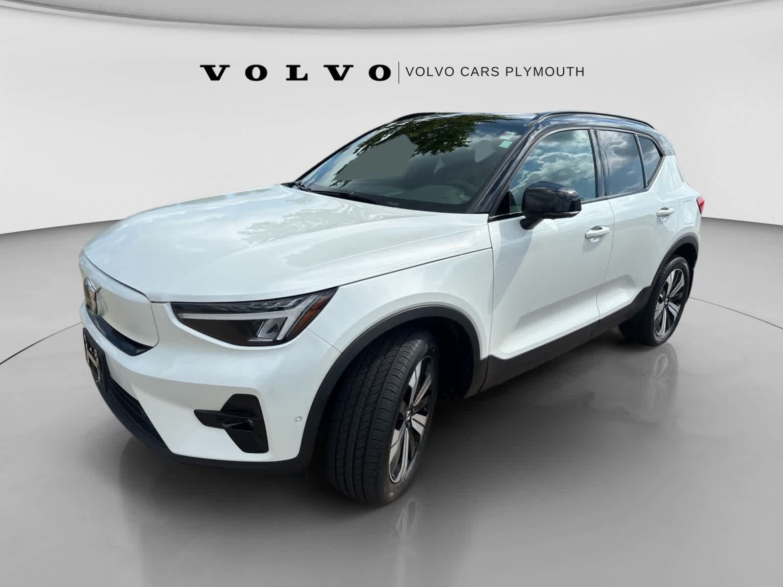 Used 2023 Volvo XC40 Recharge Plus w/ Protection Package Premier AWD/4WD image 5