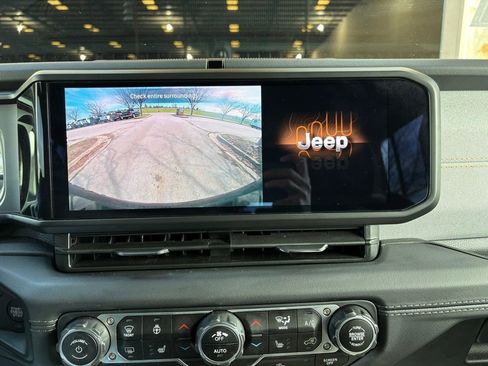 Used 2025 Jeep Wrangler Sahara 4xe image 40