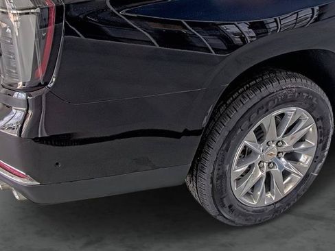New 2026 Chevrolet Suburban Premier w/ Sun And Tow Package AWD/4WD image 13