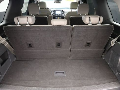 Used 2021 Ford Expedition Limited AWD/4WD image 11
