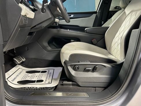 Used 2024 Volkswagen Atlas Cross Sport SEL Premium R-Line AWD/4WD image 14