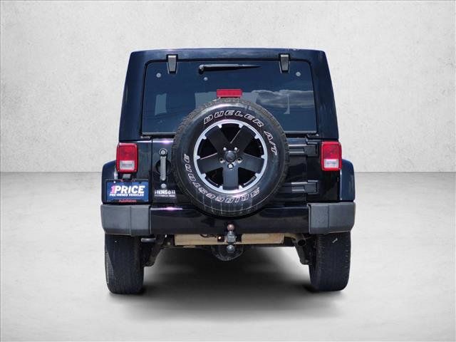 Used 2012 Jeep Wrangler Unlimited Sahara AWD/4WD image 7