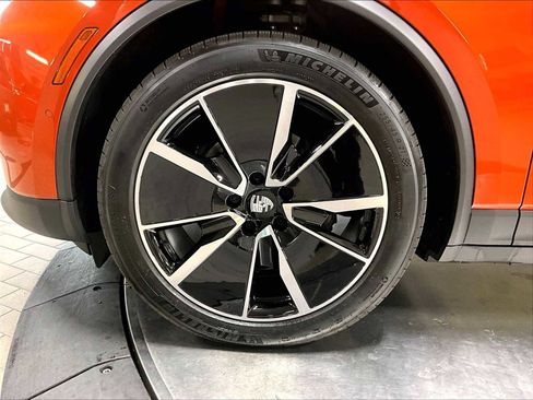 Used 2025 Porsche Macan Electric image 14