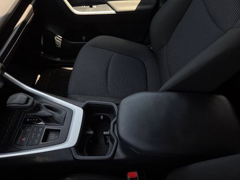 Used 2022 Toyota RAV4 LE AWD/4WD image 20