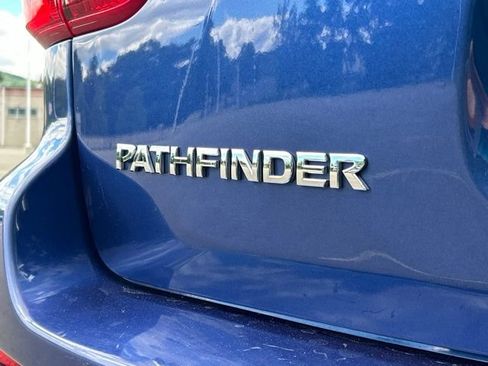 Used 2019 Nissan Pathfinder SL AWD/4WD image 5