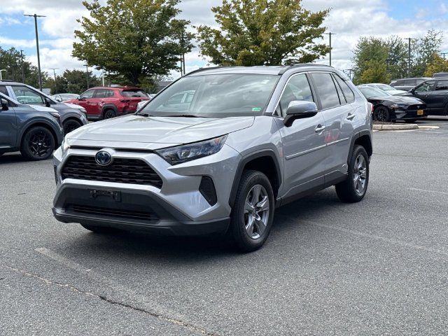 Used 2022 Toyota RAV4 LE AWD/4WD image 5