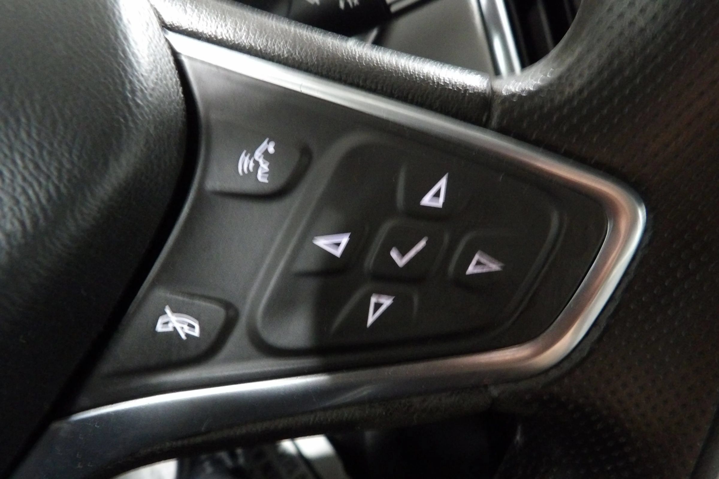 Used 2019 Chevrolet Equinox LS w/ LS Convenience Package FWD image 17