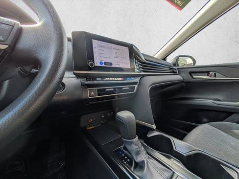 Used 2025 Toyota Camry LE image 13