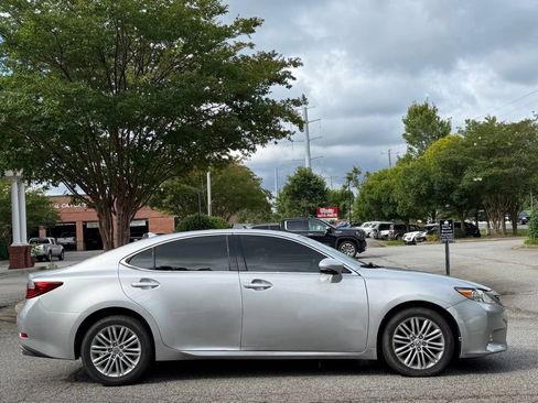 Used 2013 Lexus ES 350 w/ Luxury Pkg FWD image 6