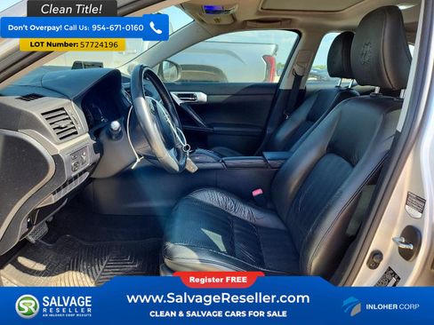 Used 2013 Lexus CT 200h w/ Premium Pkg w/Navigation FWD image 9