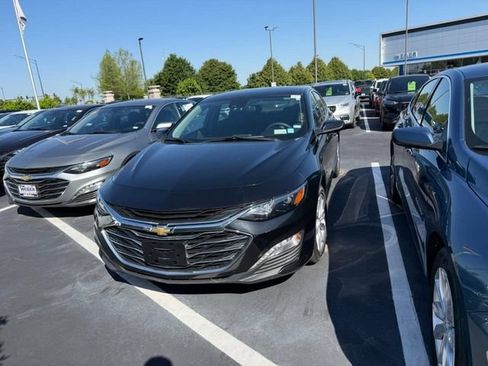 Used 2023 Chevrolet Malibu LT FWD image 3