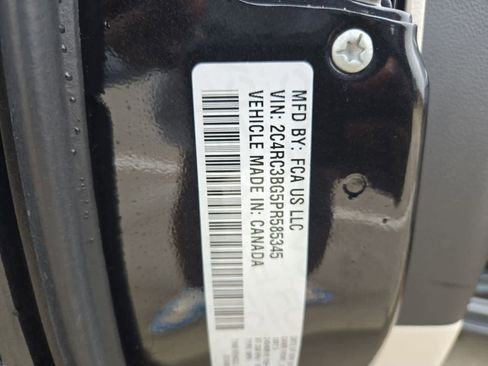 Used 2023 Chrysler Pacifica Touring-L image 34