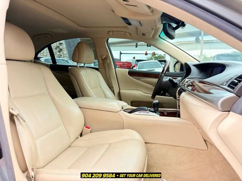 Used 2016 Lexus LS 460 w/ Comfort Package RWD image 37