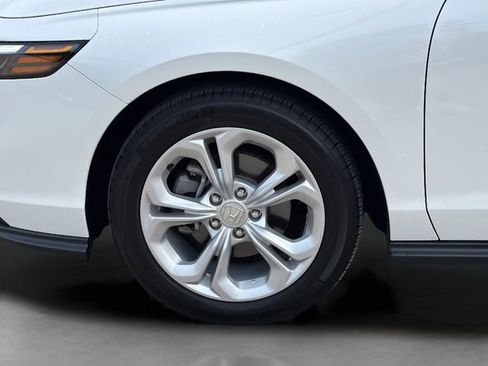 Certified 2025 Honda Accord LX image 5