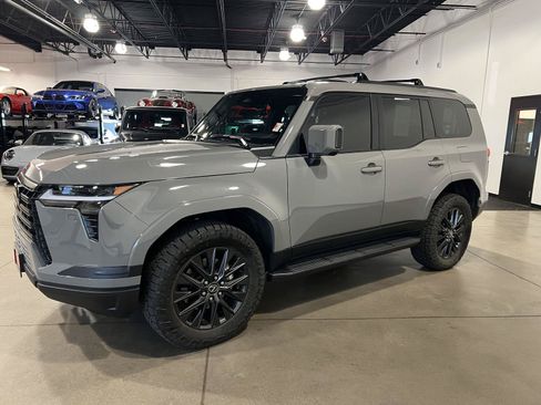 Used 2024 Lexus GX 550 w/ Cold Area Package AWD/4WD image 7