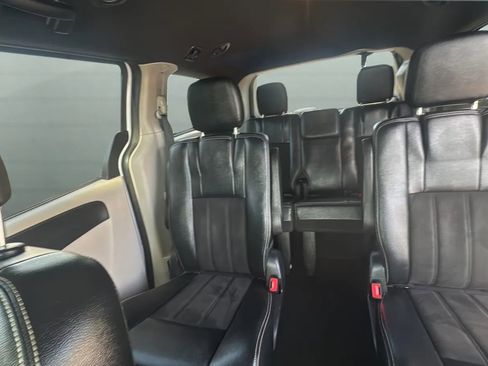 Used 2019 Dodge Grand Caravan SXT FWD image 19