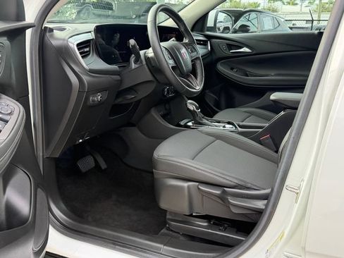 Used 2024 Buick Encore GX Preferred FWD image 13