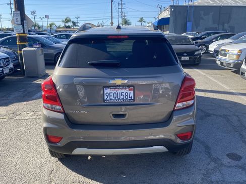 Used 2022 Chevrolet Trax LT w/ Driver Confidence Package image 9