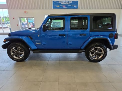 Used 2023 Jeep Wrangler Unlimited Sahara w/ Cold Weather Group AWD/4WD image 12