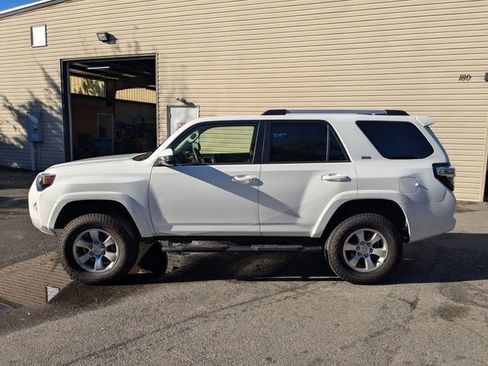 Used 2019 Toyota 4Runner SR5 image 6