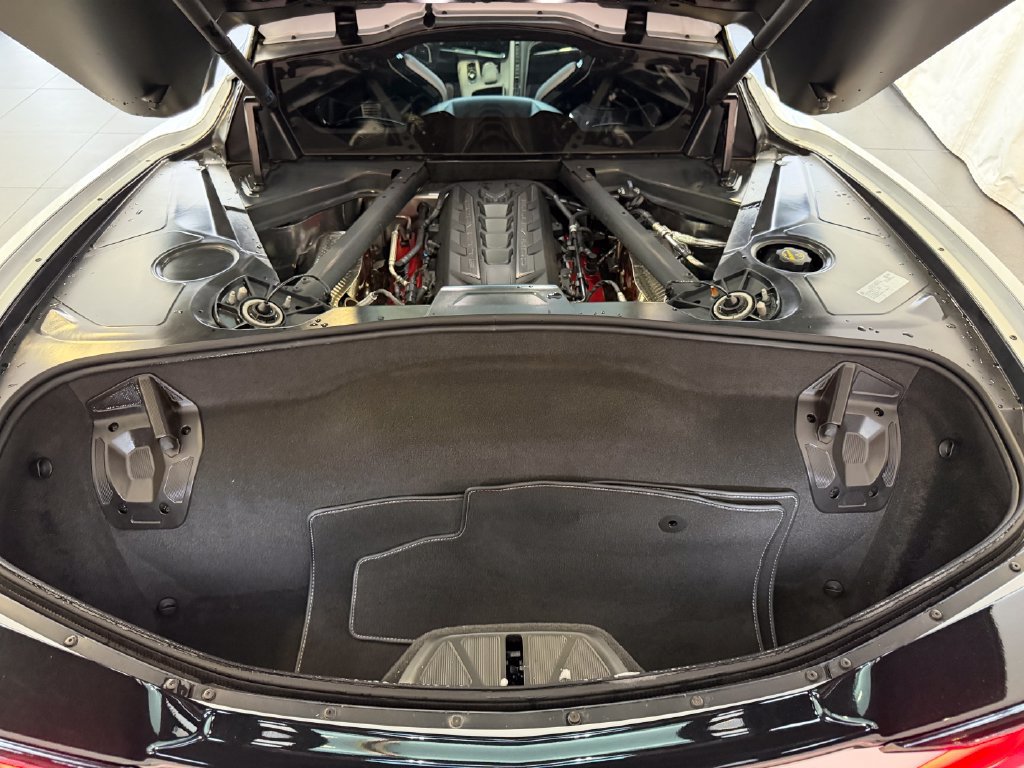Used 2024 Chevrolet Corvette Stingray Preferred Cpe w/ Z51 Performance Package RWD image 27