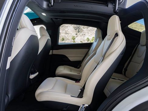 Used 2023 Tesla Model X AWD/4WD image 20