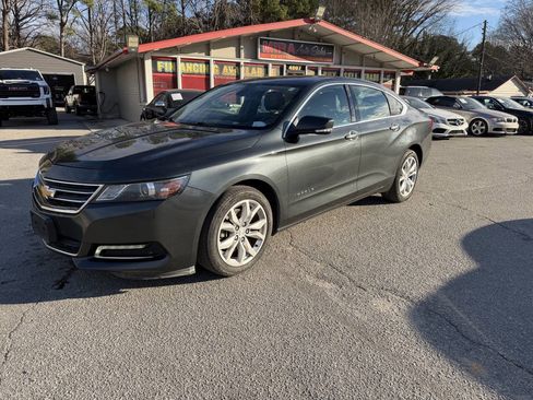 Used 2019 Chevrolet Impala LT image 2
