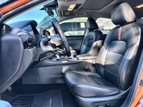 Used 2024 Nissan Sentra SR w/ SR Premium Package image 11