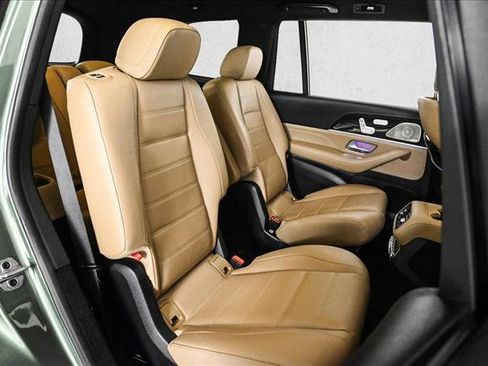 New 2026 Mercedes-Benz GLS 580 4MATIC image 21