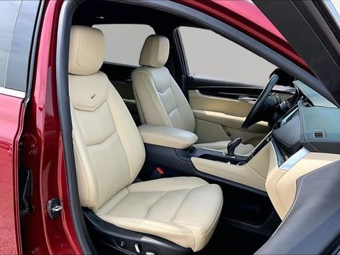 Used 2017 Cadillac XT5 FWD image 7