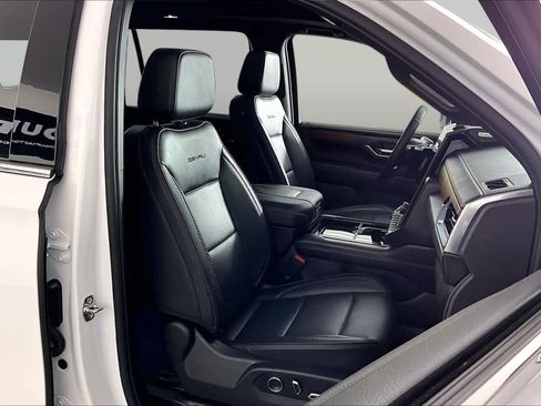 Certified 2026 GMC Yukon XL Denali w/ Sun & Power Step Package RWD image 9