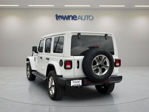 Used 2021 Jeep Wrangler Unlimited Sahara w/ Cold Weather Group image 3