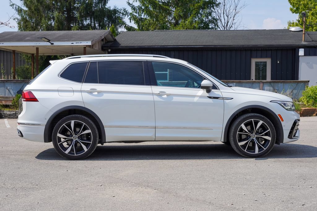 Used 2022 Volkswagen Tiguan SEL R-Line AWD/4WD image 9