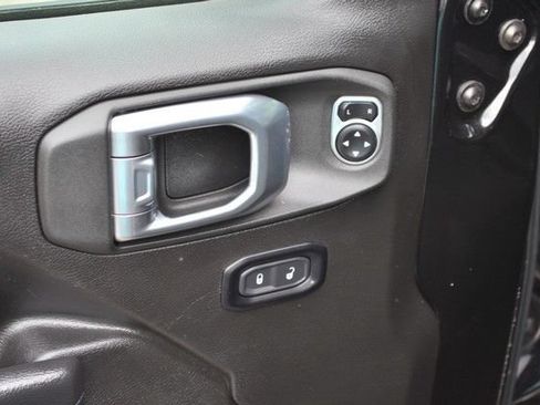 Used 2025 Jeep Wrangler Unlimited Rubicon AWD/4WD image 16