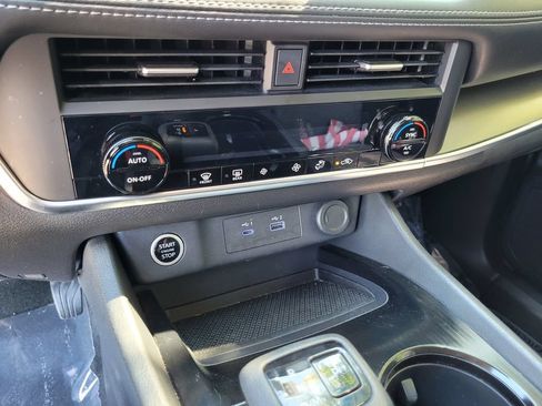 Used 2023 Nissan Rogue SV FWD image 20