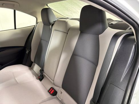 Used 2022 Toyota Corolla LE FWD image 19