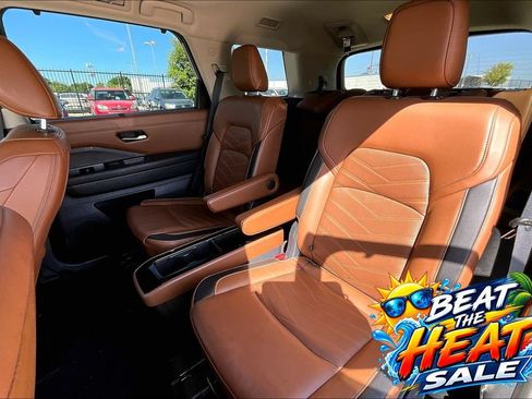 Used 2023 Nissan Pathfinder Platinum FWD image 31