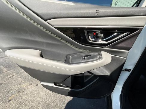 Used 2024 Subaru Outback Onyx Edition AWD/4WD image 32