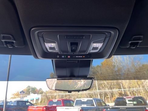 Used 2024 GMC Sierra 1500 AT4 w/ Technology Package image 21