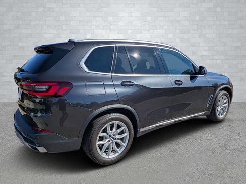 Used 2022 BMW X5 xDrive40i w/ Premium Package image 5