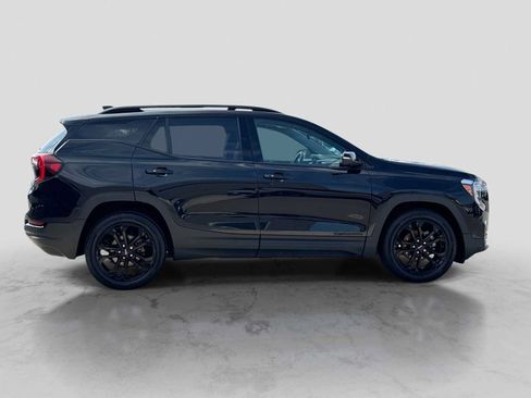 Used 2022 GMC Terrain SLT w/ Tech Package FWD image 7
